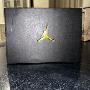 Air Jordan 1 mid. Mystic Navy/Mint Foam-White Bleu Marine Mystic. Worn a Bit!